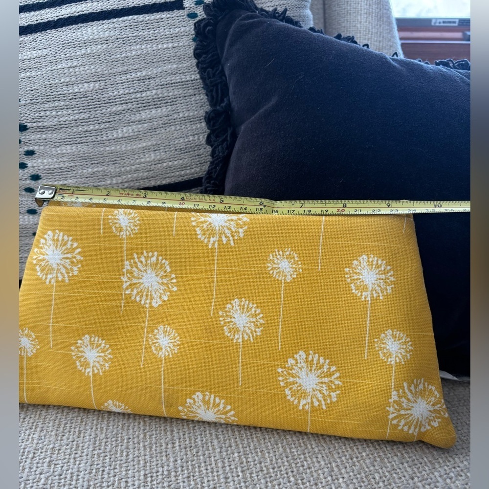Cottagecore Yellow Dandelion Clutch - Picture 7 of 7
